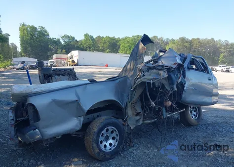 2002 Toyota Tundra Sr5 V8 из США, поврежденный, VIN 5TBBT44122S265327